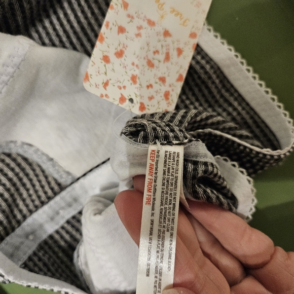 Free People Bralette Black and White Size Medium NWT Button Accent - Picture 4 of 9